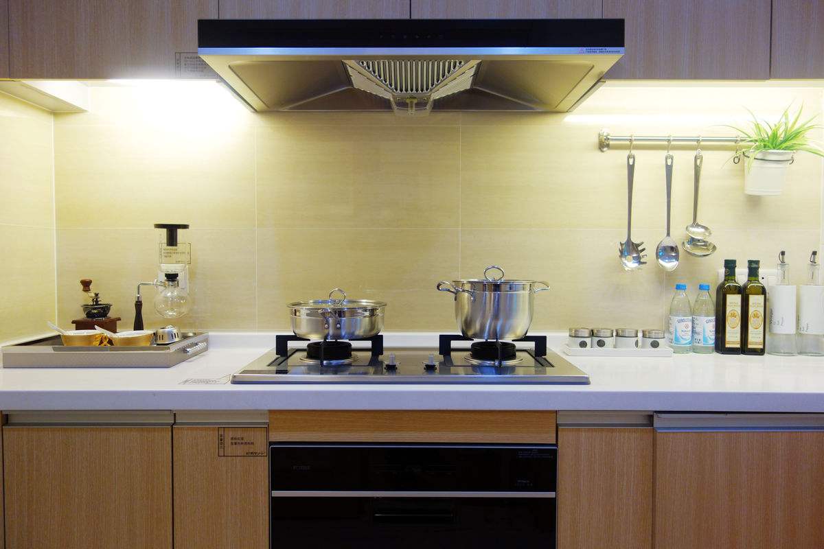 ���b�͟��C(j��)ע�����(xi��ng)